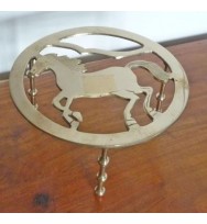 Trivet Horse Round