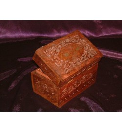Box Carved (Oil) 6x4x4"